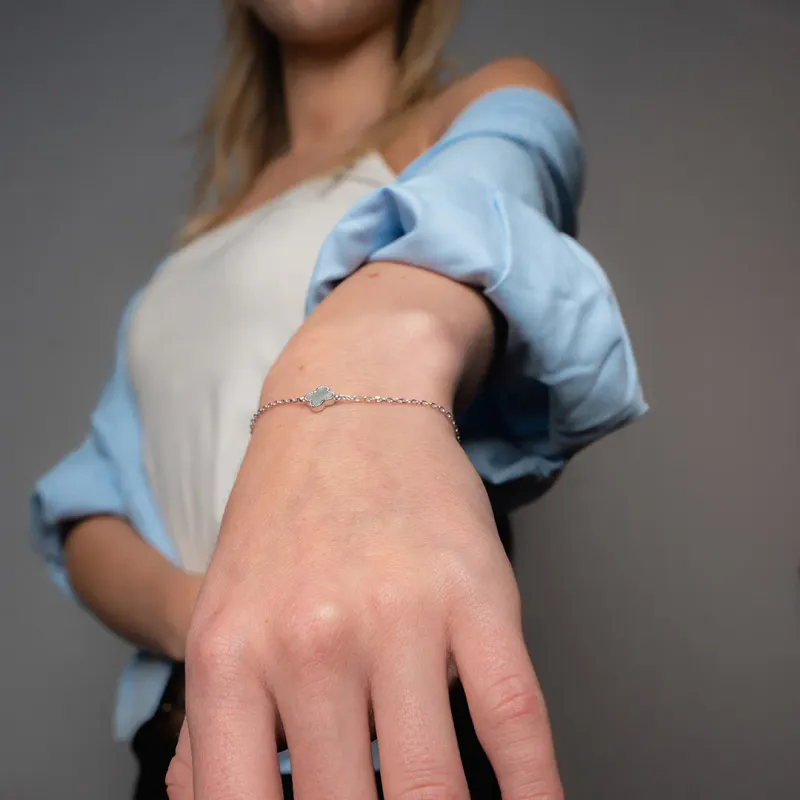 Armbånd med perlemor kløver  rhodinert sølv