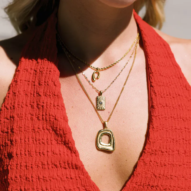 Frida Leonore Current necklace i forgylt stål