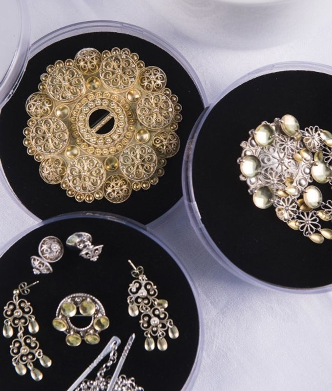 Tradisjon Grå stort smykkeskrin