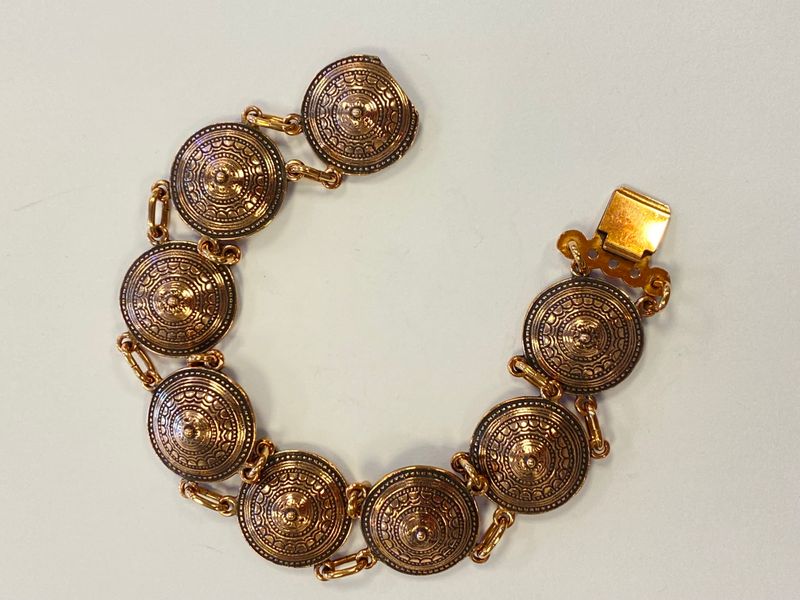 Totennåla armbånd bronse